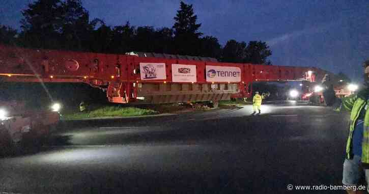 Mega-Schwertransport rollt durch den Landkreis Bamberg
