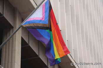 Se iza por primera vez bandera del orgullo en edificio de la ciudad de San Diego - NoticiasYa