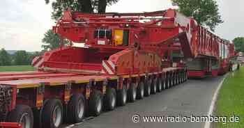 Riesen-Schwertransport auf dem Weg nach Würgau