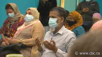 'It's very, very sad': Muslims, supporters gather in Saskatoon after London, Ont. truck attack