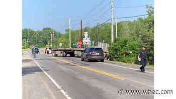 1 dead in SUV, tractor-trailer crash in Chili