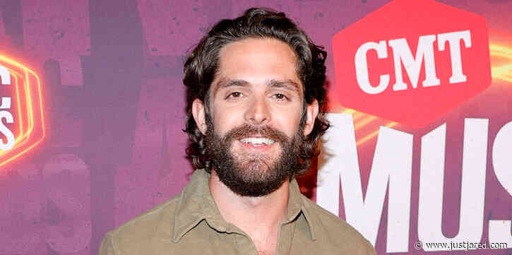 Thomas Rhett Arrives Solo at CMT Music Awards 2021