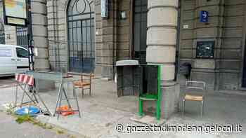 Modena. Stazione Piccola: palazzina e treni in abbandono da più di tre anni - La Gazzetta di Modena