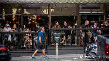 Canada still lacks national guidance for fully vaccinated Canadians as travel restrictions ease