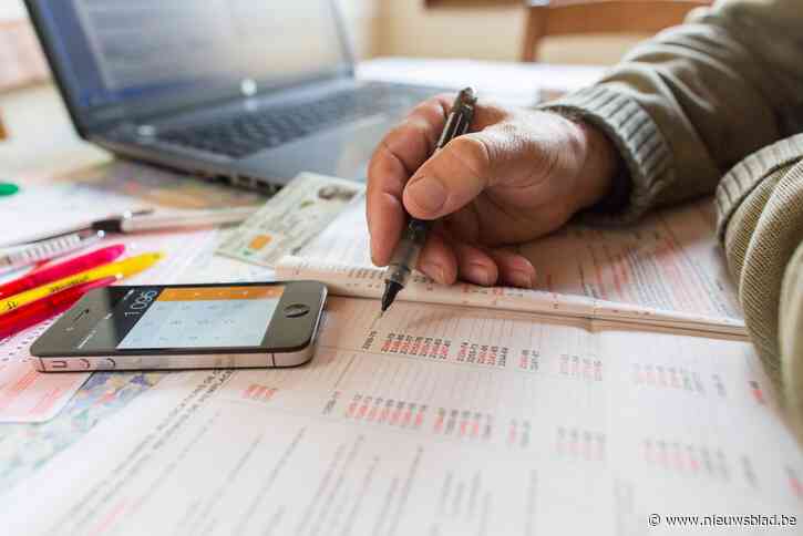 Vrijwilligers helpen bij invullen belastingsaangifte