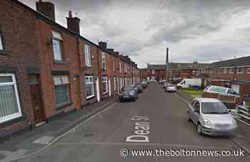 'Man on roof' in Radcliffe - police are on the scene