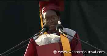 Harvard-Bound High School Grad Selflessly Gives Away $40,000 Scholarship