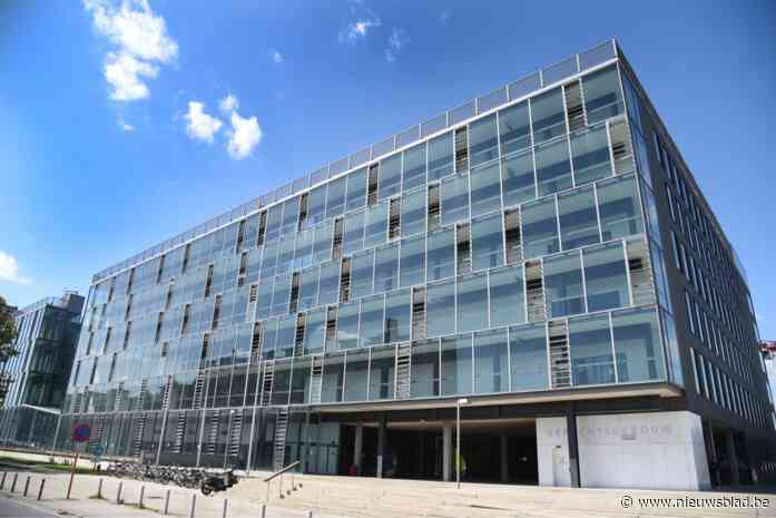 “Ze werkte op mijn zenuwen”: Martine (55) voor de volksjury omdat ze haar zwakbegaafde zus folterde, uithongerde en neerstak