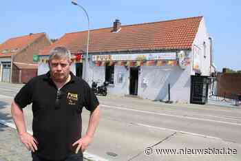 Friturist Patrick (56) ziet omzet halveren en start opvallende actie om te overleven: “Hopelijk hebben mijn klanten de omweg er voor over”