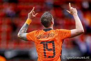 🎥 | Wout Weghorst kreeg shirtje van Arjen Robben: 'Eerst balen!' - Sportnieuws.nl