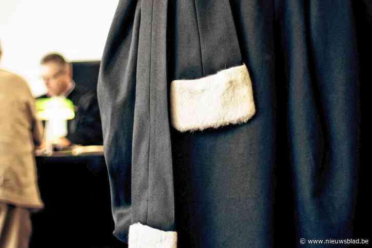 ‘Geldezel’ riskeert 2 jaar cel voor vriendschapsfraude op Whatsapp: “Plaag van de maatschappij”