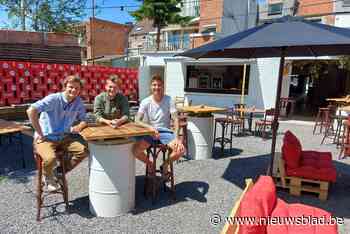 Jonge Lierenaars openen tuinterras achter café Raly