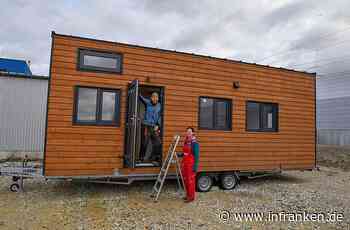 Hallstadt: Pärchen baut sich selbst ein Tiny House - und zieht damit um