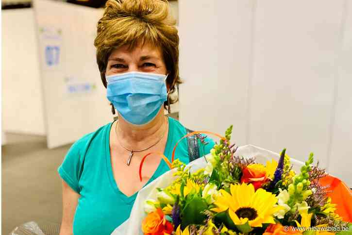 Veerle (49) krijgt 100.000 vaccin in Denderdal: “Ik zat op hete kolen!”