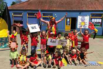 Niet in stadion, dus supportert Obelgix samen met kleutertjes - Het Nieuwsblad