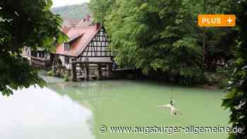 Schweben über dem Blautopf - wie ein Wasservogel