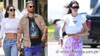 Scott Disicks girlfriend Amelia Hamlin flashes her toned tummy in a white crop top - The News International