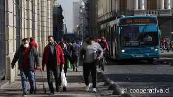 Alta movilidad en Santiago Centro en las horas previas a nueva cuarentena en la Región Metropolitana