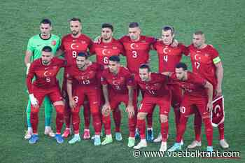 🎥  Doelman Turkije pakt meteen uit met geweldige redding in openingswedstrijd EK