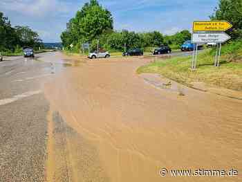 Landesstraße bei Bad Friedrichshall nach Starkregen überflutet - STIMME.de - Heilbronner Stimme