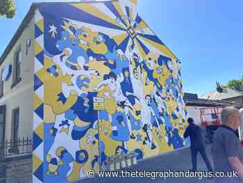 Leeds United legends mural unveiled at Pudsey Market