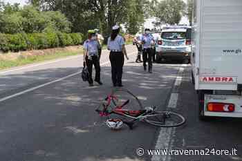 Ciclista pedala a testa bassa e si schianta contro un furgoncino fermo – Ravenna24ore.it - Ravenna24ore