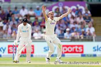 New Zealand move into lead as England struggle in the field - Dudley News