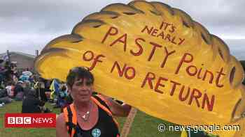 G7: Climate protesters target Cornish summit - BBC News