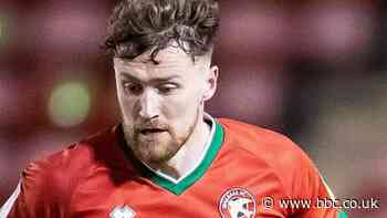 Dan Scarr: Plymouth Argyle sign Walsall defender
