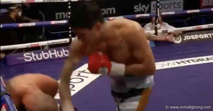 Video: Referee tosses towel out of the ring after Lewis Ritson’s father desperately tries to stop the contest