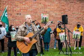 Protest op het gemeenteplein - Het Belang van Limburg