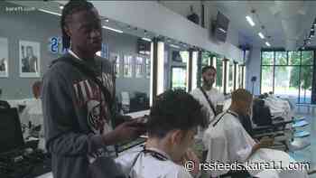 Nation's top high school basketball recruit hosts clothing drive with barber before move to Gonzaga University
