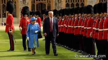 Obama's awkward moment with Queen