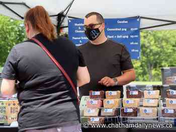 Chatham outdoor market draws healthy crowd - Chatham Daily News