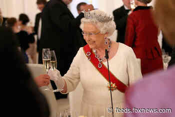 Queen celebrates official birthday at parade