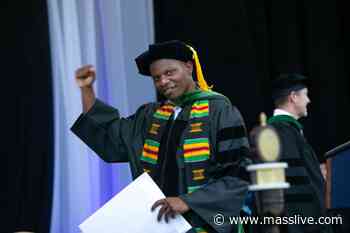 UMass Medical School Springfield campus graduates first class of doctors; Henry M. Thomas III receives honora - MassLive.com