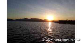 Imbituba em Poesias: Banhando quatro bairros, exuberante Lagoa do Mirim é homenageada pelo escritor Aires Júnior em seu livro - Portal AHora