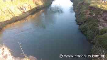 Bombeiros de Imbituba iniciam buscas de jovens após suposta queda de carro em rio - Engeplus