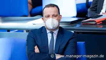 Jens Spahn: Bundesgesundheitsminister spricht sich für ein Ende der Maskenpflicht im Freien aus