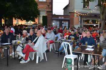 Rijweg afgesloten om EK-matchen te volgen (Evergem) - Het Nieuwsblad