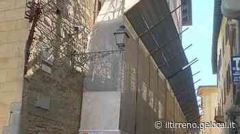 Lavori al tribunale, tutto fermo. E il ponteggio deturpa il centro - Il Tirreno