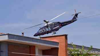 Ardea, due bimbi e un uomo uccisi a colpi di pistola. Omicida si barrica in casa, irruzione del Gis - Rai News