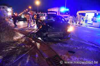 Twee wagens betrokken bij ongeval op Brusselsesteenweg - Het Nieuwsblad