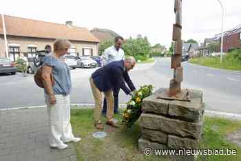 Eerbetoon aan bemanningsleden van gecrashte Lancaster