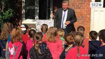 Parchim: Überraschungsbesuch zum Kindertag | svz.de - svz – Schweriner Volkszeitung