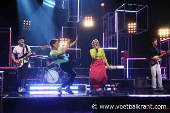 🎥 Deviltime of Danish Dynamite? Het ene EK-lied is het andere niet, Denen zingen mee (Eriksen op luchtgitaar) ... en er is uiteraard maar één Sergio