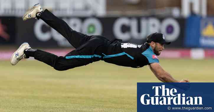 County cricket: Worcs, Surrey and Kent set early pace in T20 Blast