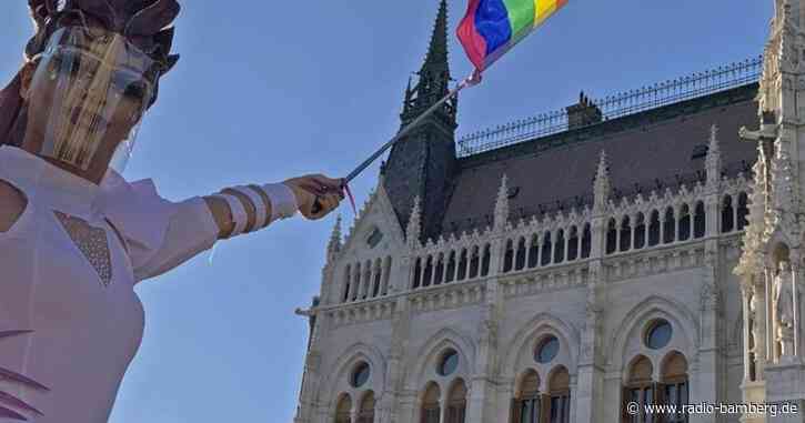 Ungarns Parlament beschließt homofeindliches Zensurgesetz
