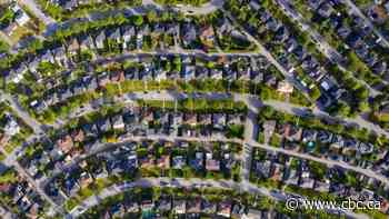 Average Canadian house price up 38% compared to last year, but down from March