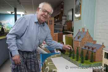 Theo (89) maakt maquettes van Kempense monumenten: “Alles gebouwd met kaasdoosjes”